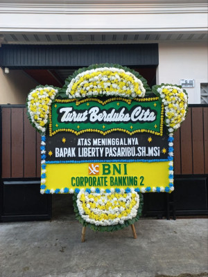 Papan Bunga Duka di Waesama