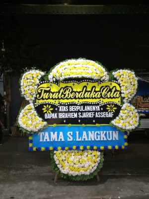 Papan Bunga Duka di Waesama